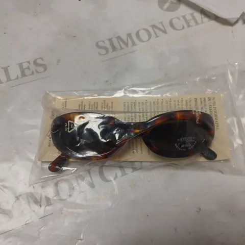 10 STING DIERRE GLASSES - 556141/0740