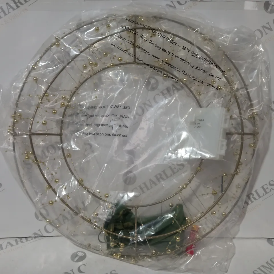 BOXED SARA DAVIES PRE-LIT BEADED WREATH 