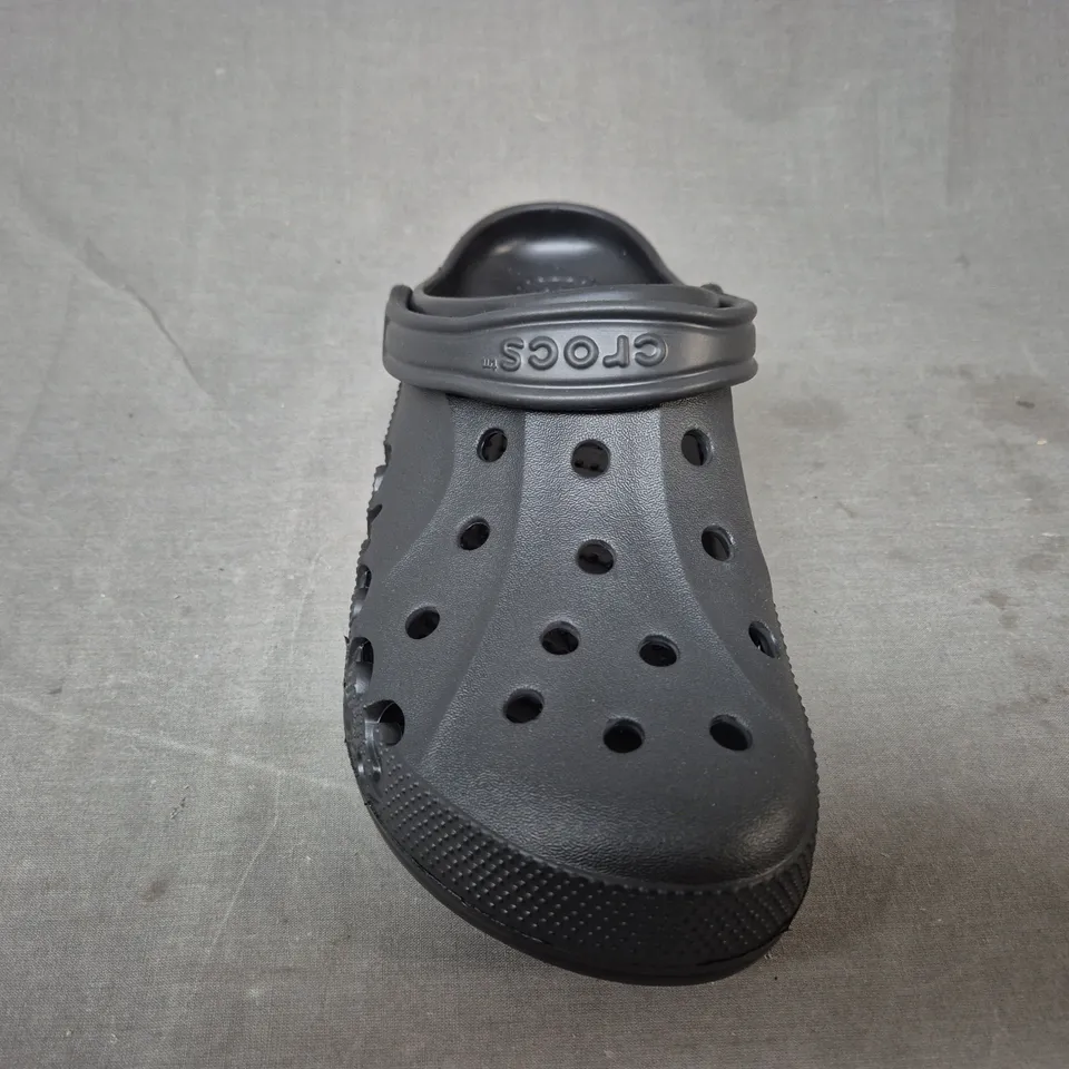 PAIR OF CROCS BAYA CLOGS IN BLACK UK SIZE M10/W11