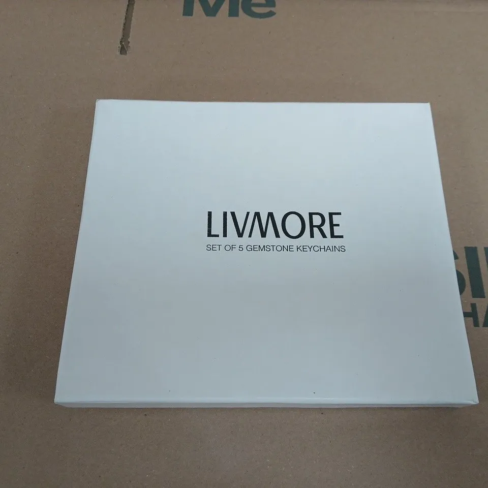 LARGE QUANTITY OF LIVMORE SET OF 5 GEMSTONE KEYCHAINS