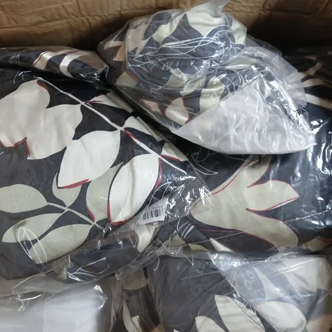 LARGE BOX OF WOMENS CLOTHING ITEMS IN VARIOUS STYLES , COLORS AND SIZES