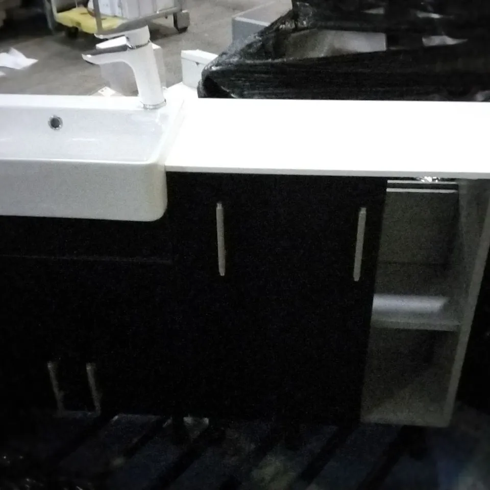 LARGE VANITY UNIT WITH 1 TAP CERAMIC BASIN BLACK/WHITE FINISH