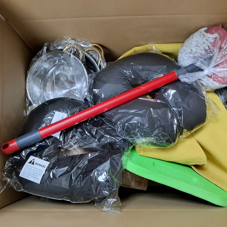 APROXIMATELY 15 ASSORTED HOUSEHOLD ITEMS TO INCLUDE MOUSETRAPS, COOKING POTS, AND DUAL FLUSH VALVE ETC. 