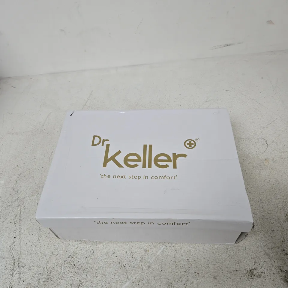 DR KELLER MARTINA NAVY TRAINERS – UK SIZE 6