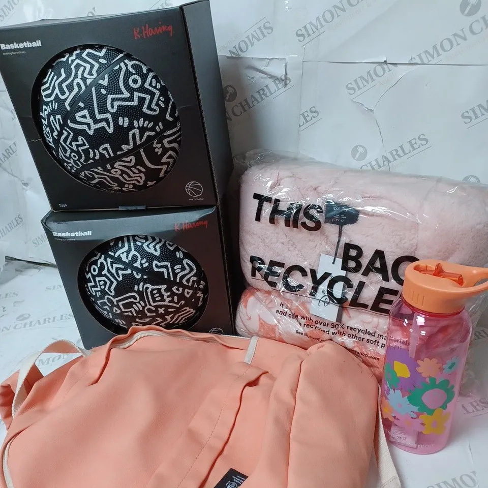 APPROXIMATELY 5 COTTON ON ITEMS INCLUDING KEITH HARING BARKETBALLS, PEACH BACKPACK, DISNEY MICKEY MOUSE THROW