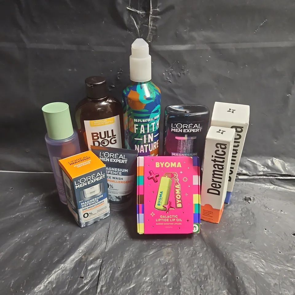 APPROXIMATEY 20 ASSORTED HEALTH AND BEAUTY PRODUCTS TO INCLUDE - DERMATICA SQUALENE CREAM CLEANSER - BYOMA GALACTIC LIPTIDE OIL - CLINIQUE CLARIFYING LOTION - ETC