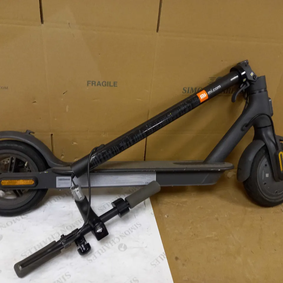 XIAOMI MI ELECTRIC SCOOTER ESSENTIAL - COLLECTION ONLY