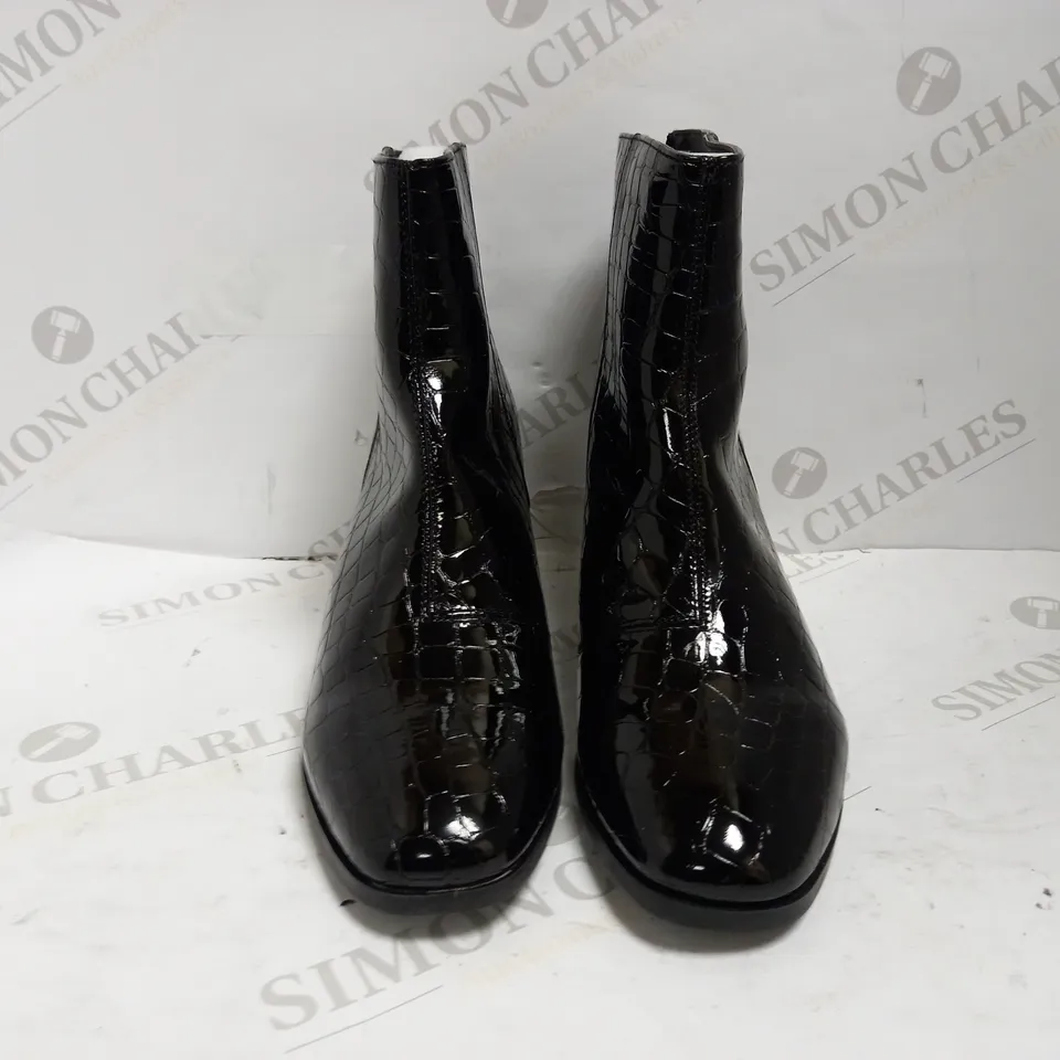 DESIGNER CROC HEEL ZIP BOOTS UK SIZE 5