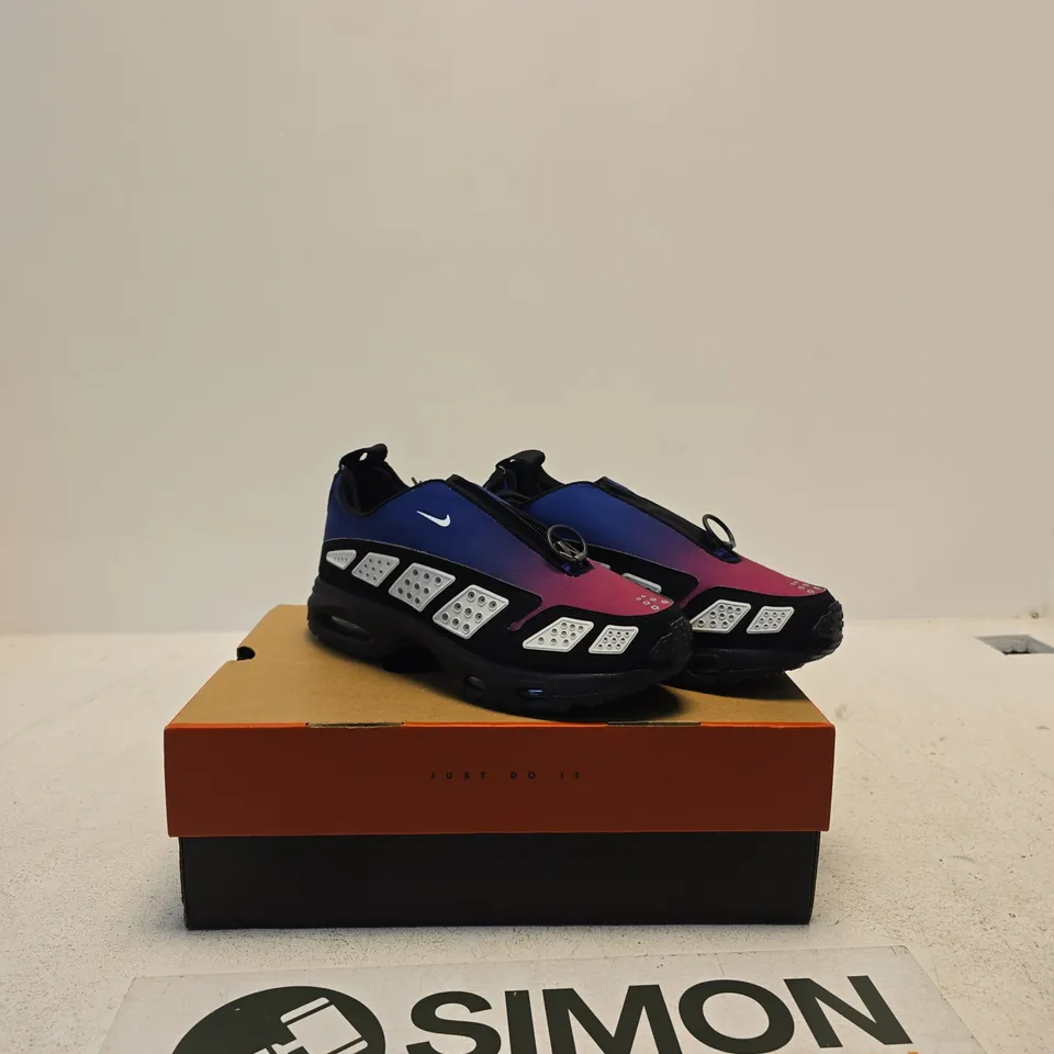 NIKE AIR MAX SNDR SHOES – UK 6 – GRADIENT DEEP NIGHT TO CACTUS FLOWER (BOXED)