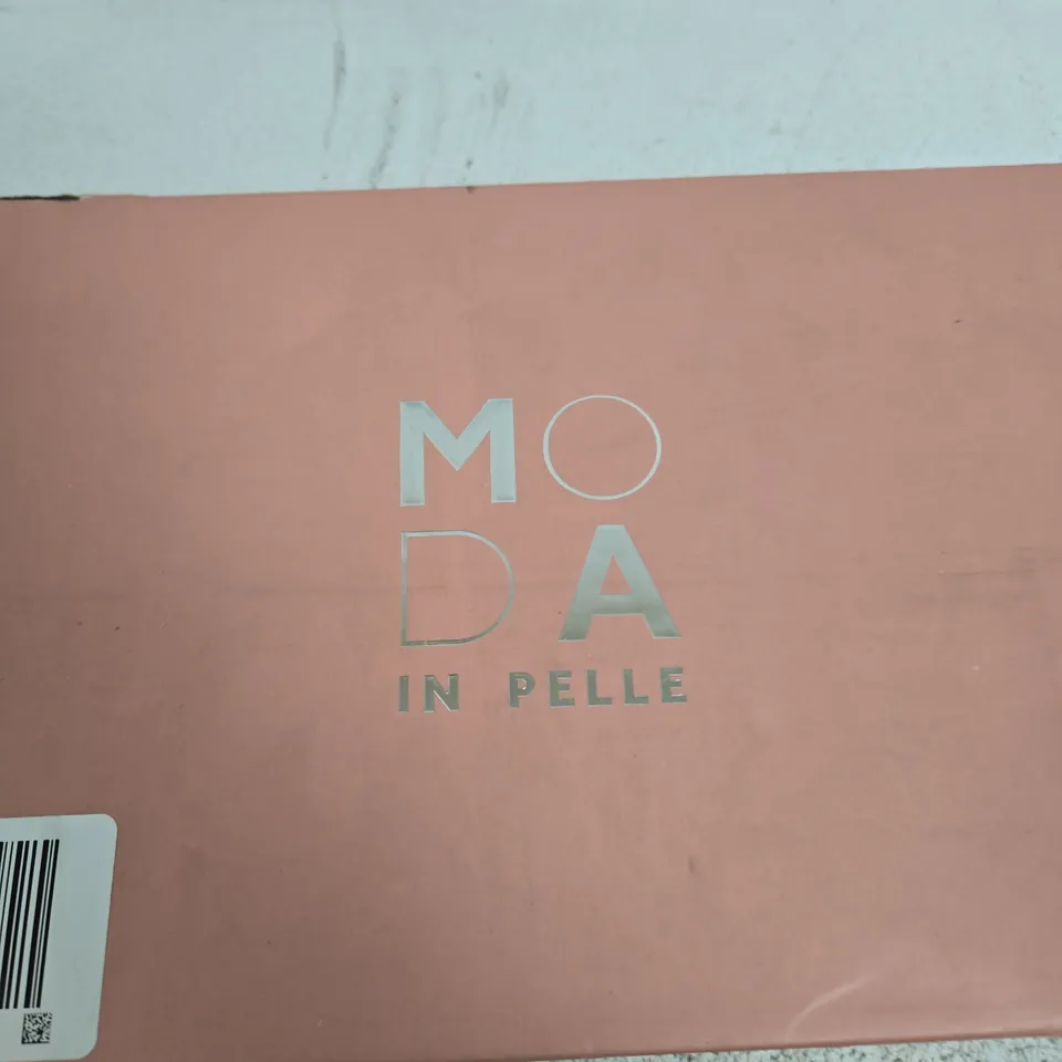 MODA IN PELLE WOMEN'S METALLIC PEWTER LEATHER BUCKLE LOAFERS SIZE 6