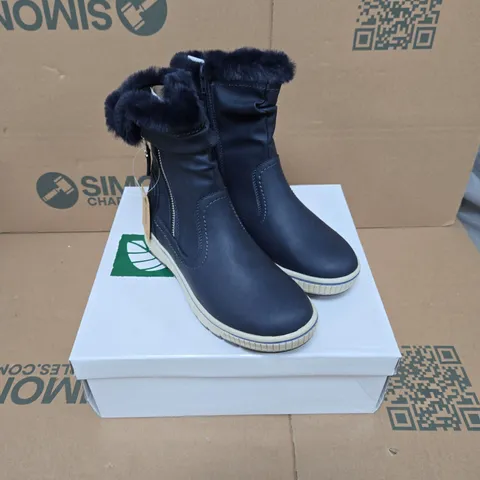 NATRELLE GAYNOR NAVY FUR-LINED WINTER BOOTS – UK SIZE 3 