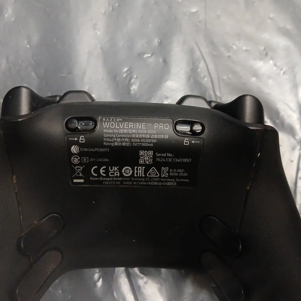 RAZER WOLVERINE V3 PRO WIRELESS GAMING CONTROLLER FOR XBOX – BLACK (RZ06-0520) WITH CARRY CASE