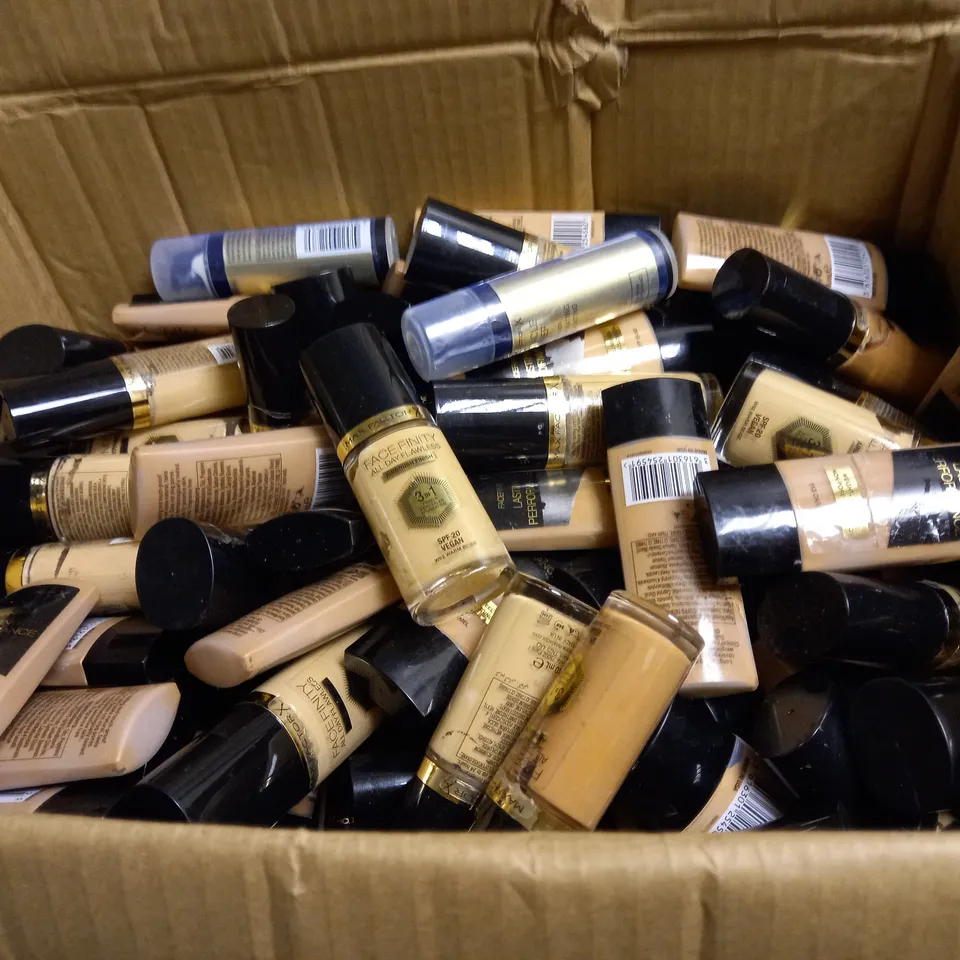 BOXED LOT OF MAX FACTOR TESTER PRIMER AND FOUNDATIONS