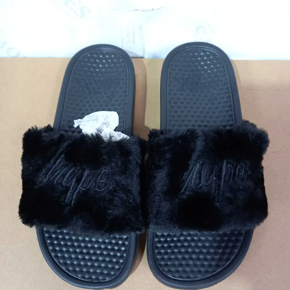 BOXED PAIR OF JUST HYPE SLIPPERS (BLACK, FLUFFY), SIZE 6 UK
