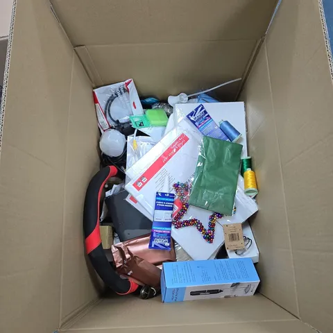BOX OF APPROXIMATELY 15 ASSORTED HOUSEHOLD ITEMS TO INCLUDE: PEGS AND FLOOR CLEANING SHEETS