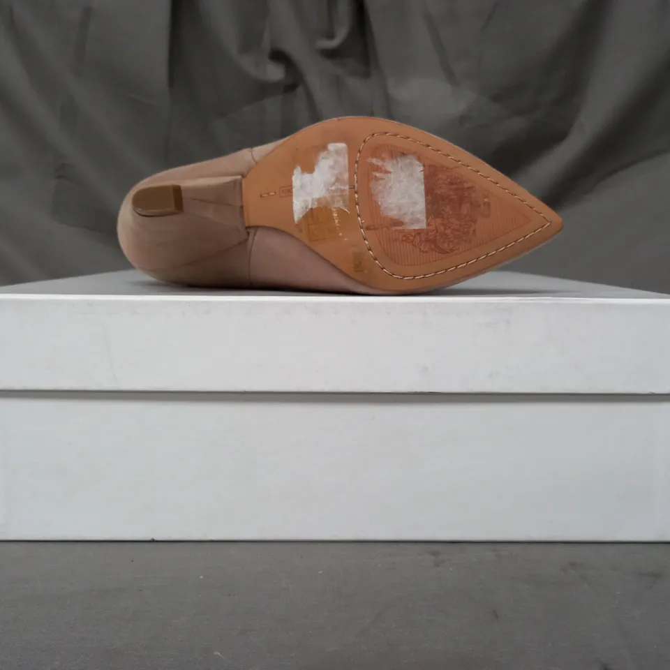 BOXED PAIR OF VINCE CAMUTO REGINA SUEDE ANKLE BOOTS IN TAN EU SIZE 36.5