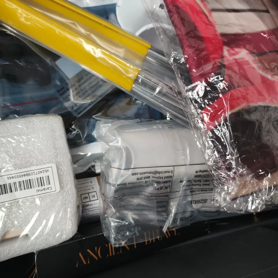 APPROXIMATELY 10 ASSORTED HOUSEHOLD ITEMS TO INCLUDE TOILET BRUSH, THREE MONTH SERVICE PACK FOR BIO CF2 INTERNAL CARTRIDGE FILTER, ETC