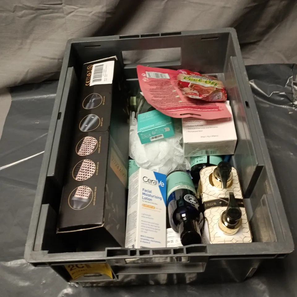 APPROXIMATELY 20 ASSORTED COSMETIC ITEMS INCLUDING NEALS YARD REMEDIES FOAMING BATH,  CERA VE MOISTURISING LOTION, NO SEBUM MINERAL POWDER, PDRN COLLAGEN EYE PATCH, SKIN CELL RENEWAL AND BRIGHTENING F