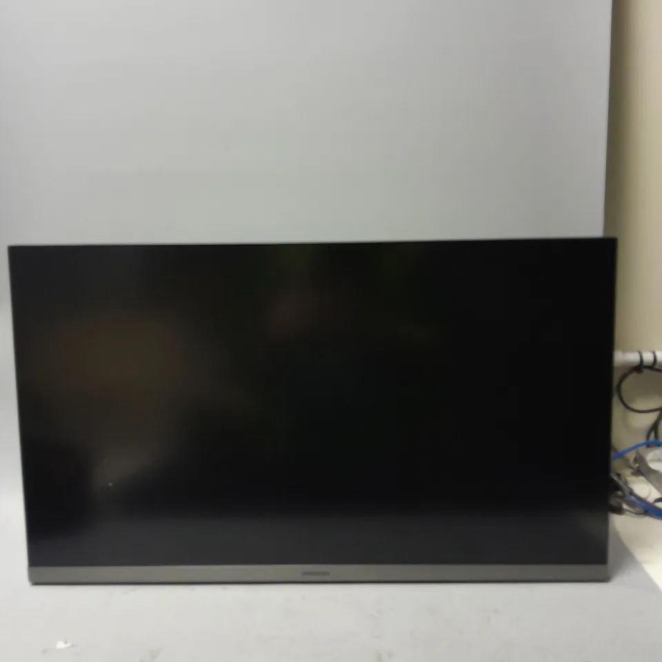 SAMSUNG UR55 UHD MONITOR