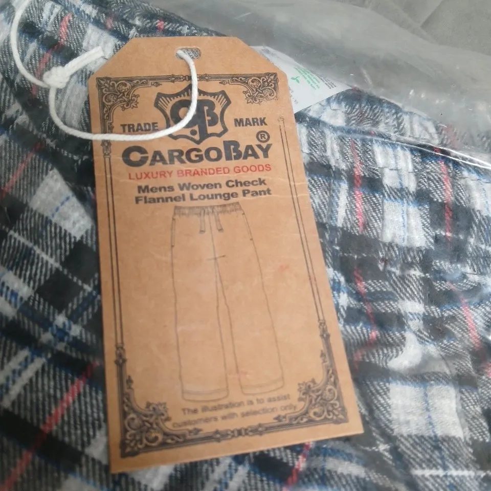 CARGOBAY MENS WOVEN CHECK FLANNEL LOUNGE PANTS - SIZE L