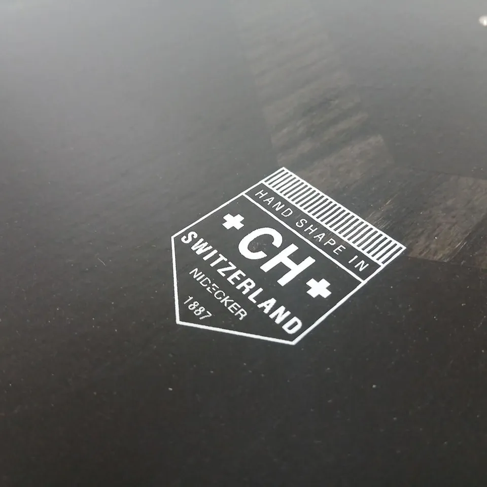 MOSQUITO HAND-SHAPED SNOWBOARD – SWITZERLAND 