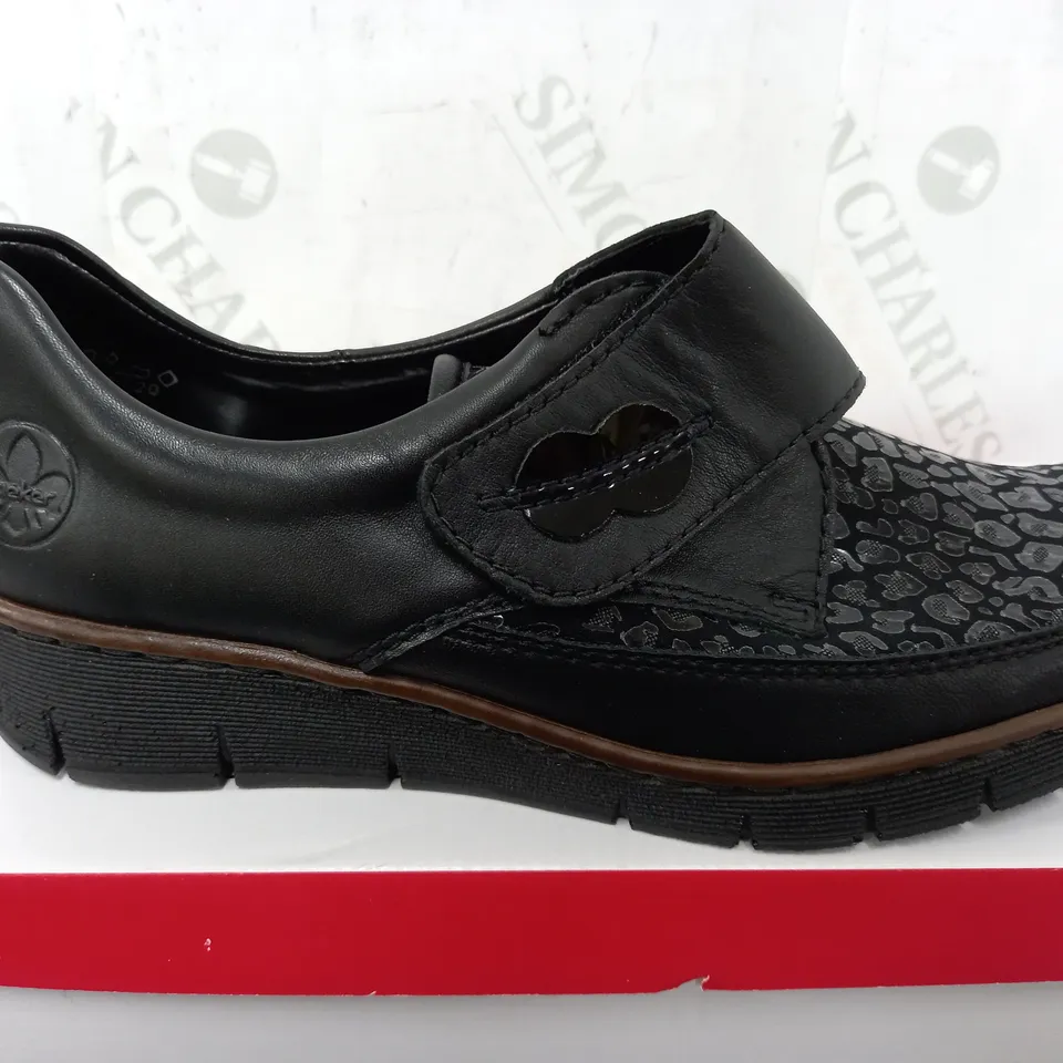 BOXED RIEKER ANTISTRESS VELCRO STRAP SHOES IN BLACK - SIZE 39