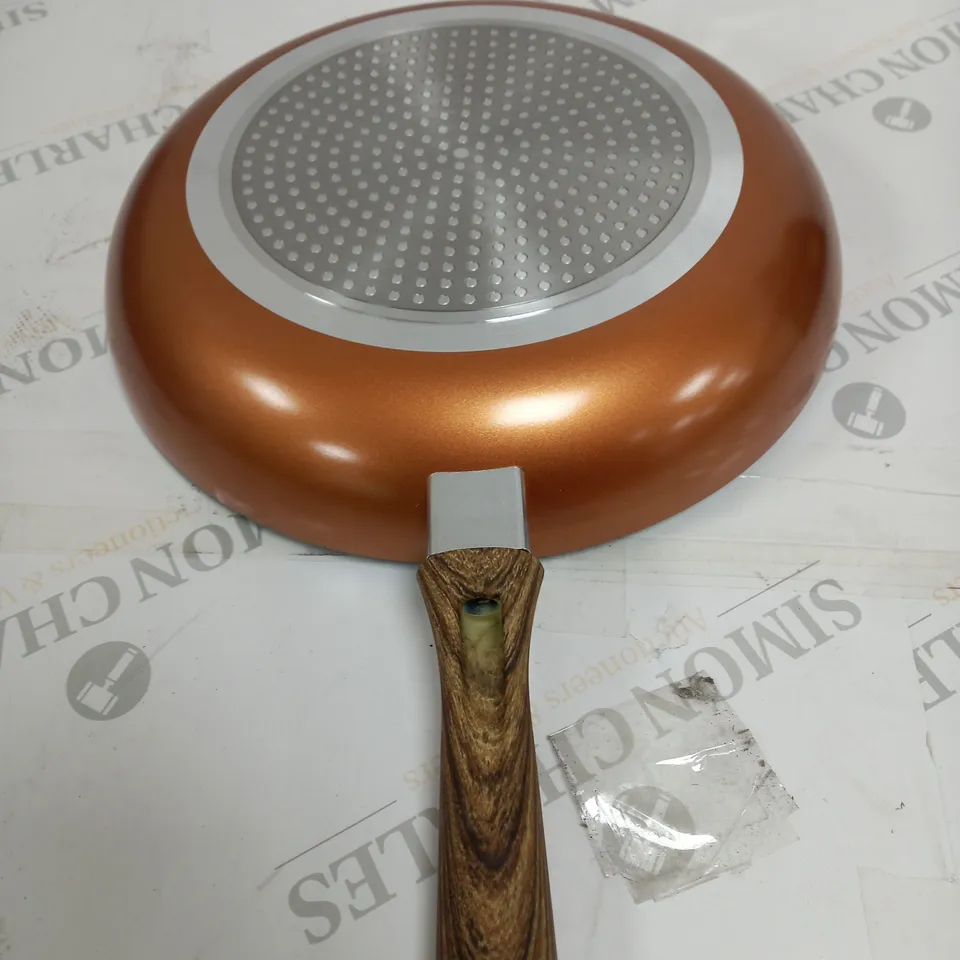 COPPED STYLE FRYING PAN WITH WOODEN HANDLE 