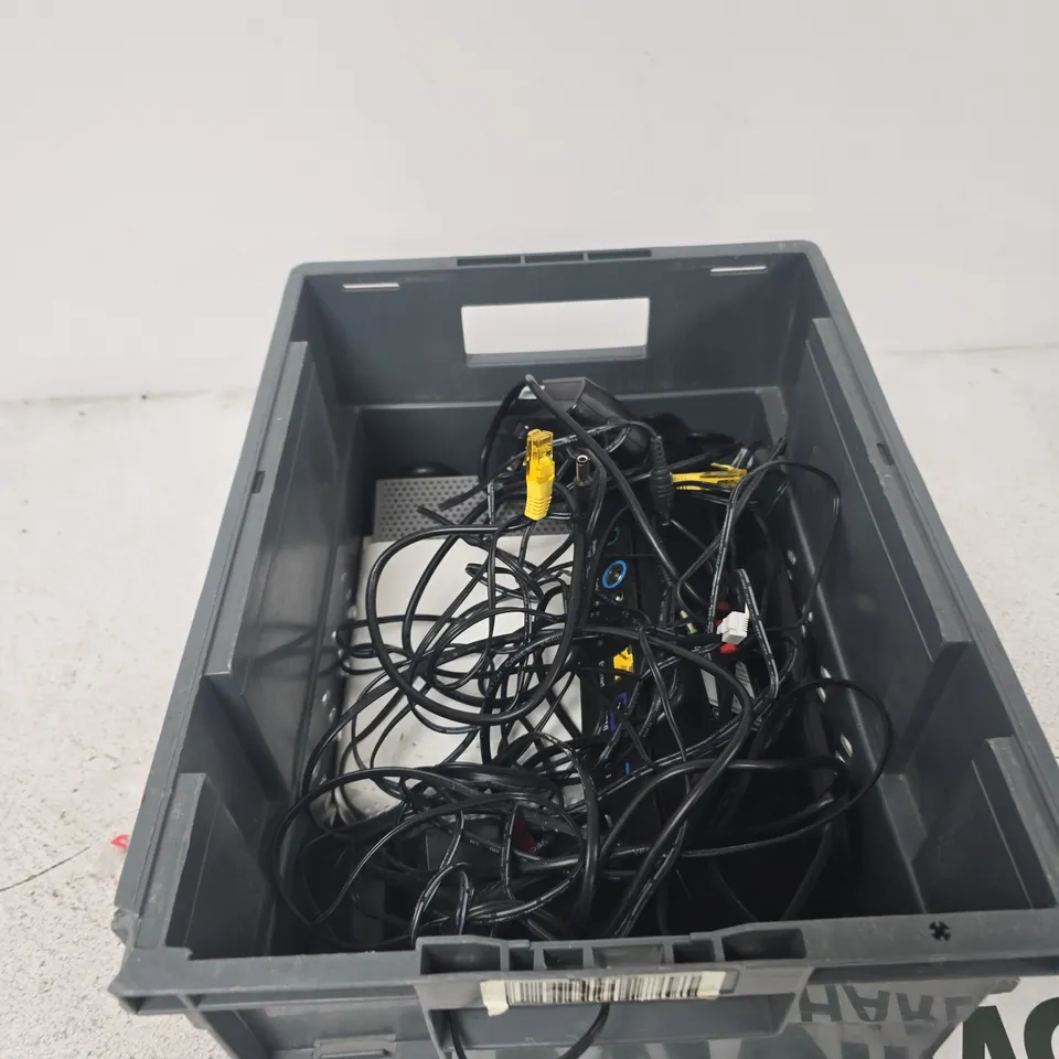 BOX OF APPROXIMATELY 8 ASSORTED ITEMS TO INCLUDE: EE ROUTER