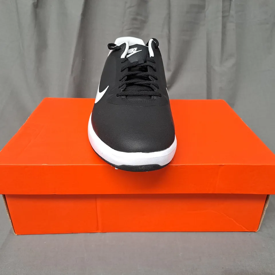 BOXED PAIR OF NIKE INFINITY GOLF SHOES IN BLACK/WHITE UK SIZE 10