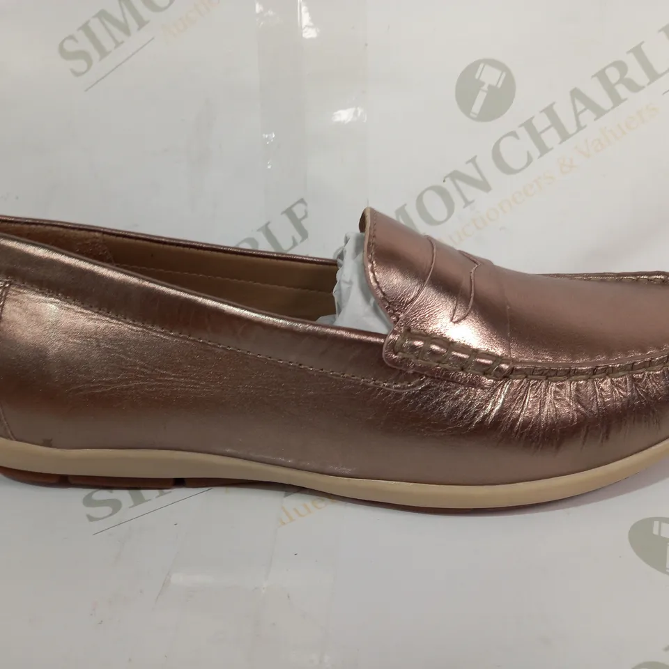 BOXED PAIR OF HOTTER SLIP-ON SHOES IN ROSE GOLD COLOUR UK SIZE 7.5