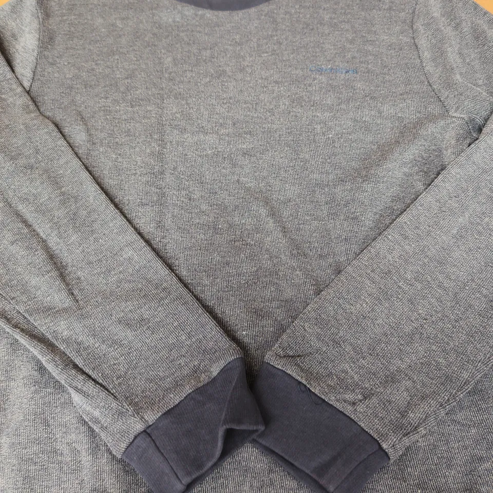 CALVIN KLEIN KNITTED LS SWEATER - SIZE M