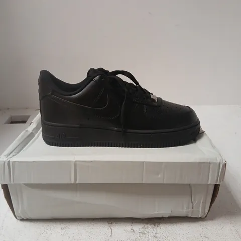 NIKE AIR FORCE 1 BLACK TRAINERS β UK 6