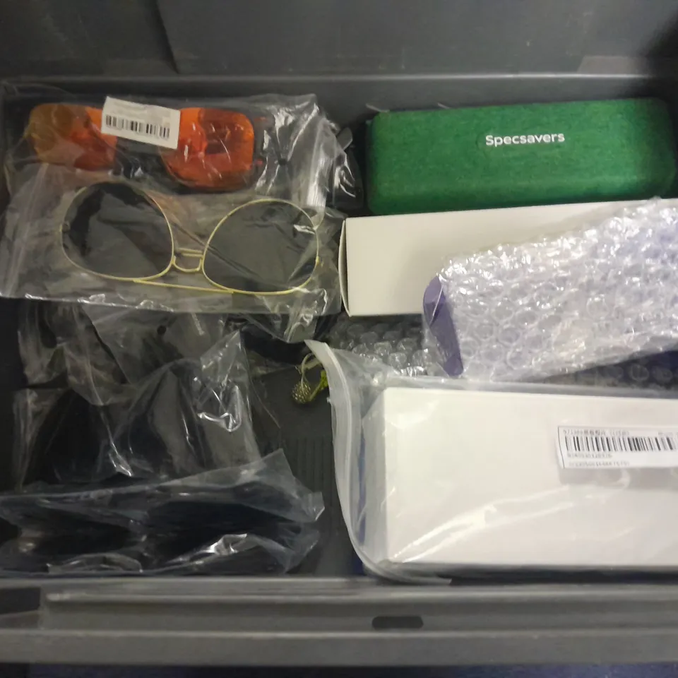 LOT OF APPROXIMATELY 30 ASSORTED PAIRS OF GLASSES TO INCLUDE BOOTS, LONDON RETRO AND ONLYOPTICAL