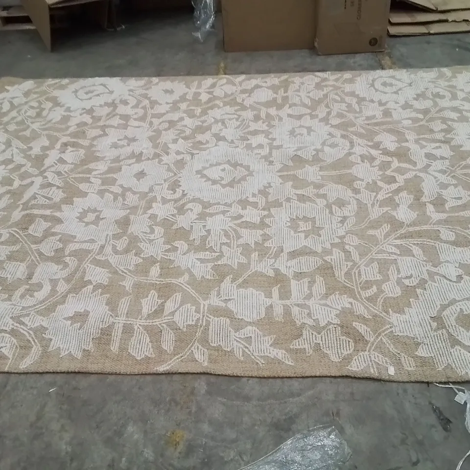QUALITY DESIGNER AREA RUG // APPROX SIZE: 240 X 340 cm