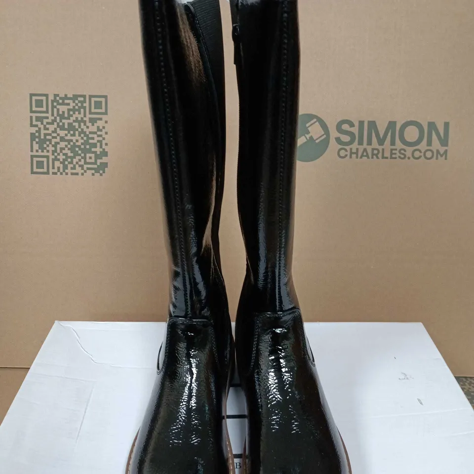 BOXED PAIR OF EMMA BLACK PATENT LEATHER KNEE-HIGH BOOTS- UK SIZE 5