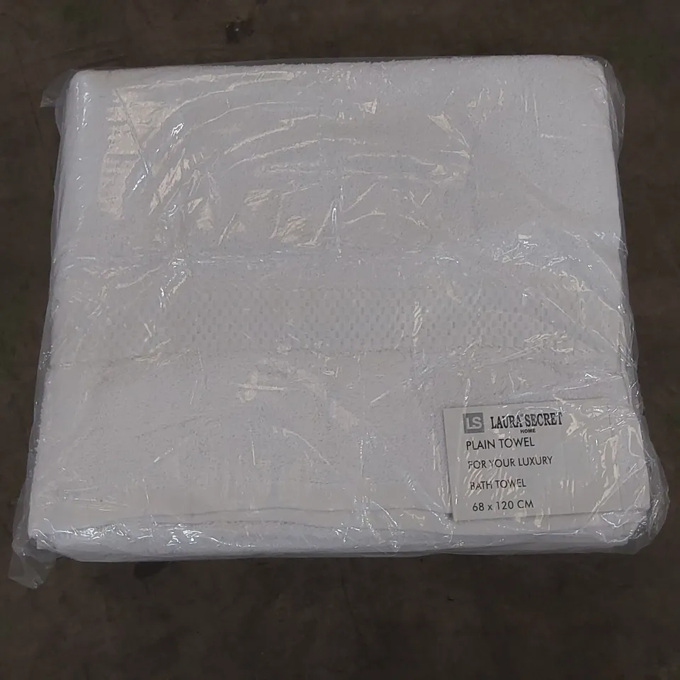 BOX OF APPROX 16 LAURA SECRET BATH TOWEL SETS - WHITE // SIZE: 68 X 120cm