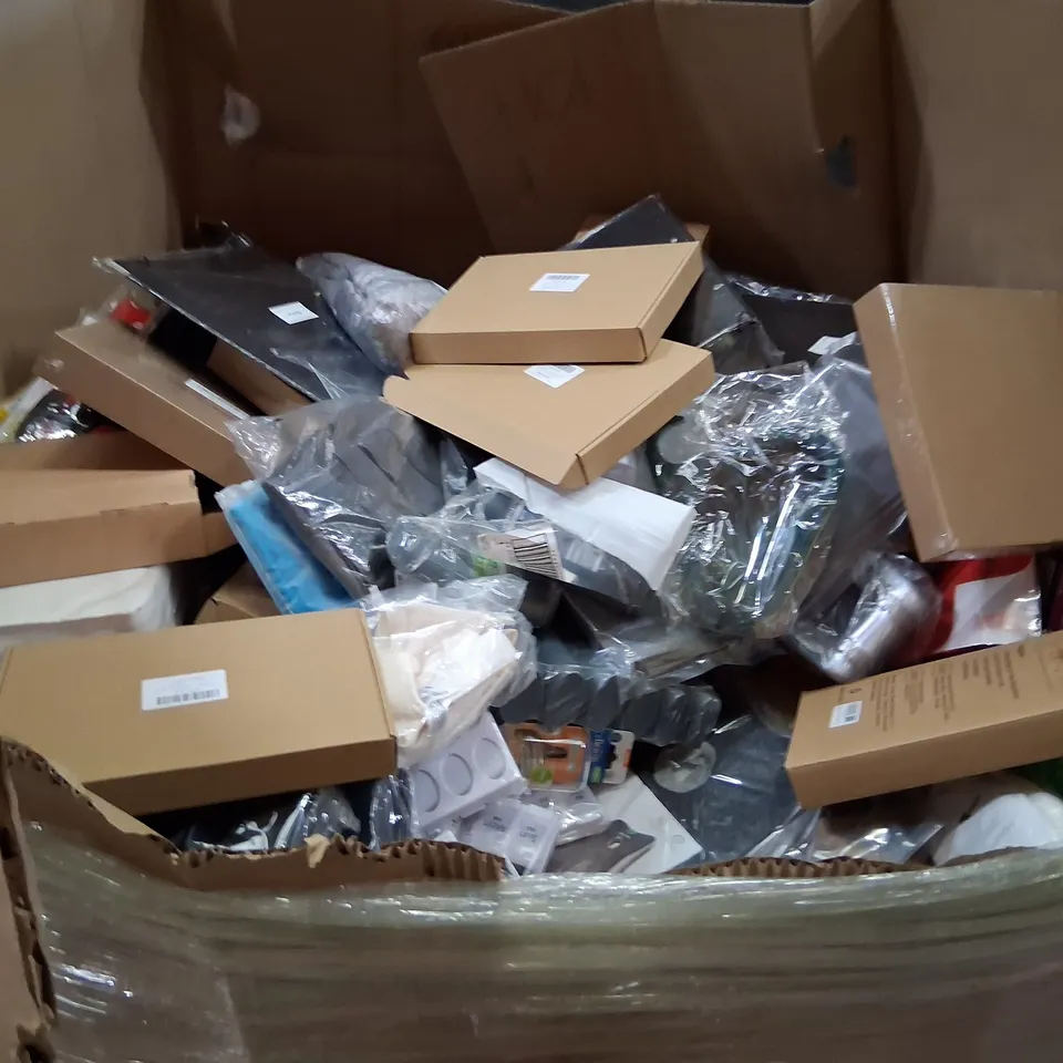 PALLET CONSISTING OF A LARGE QUANTITY OF ASSORTED HOUSEHOLD AND ELECTRICAL PRODUCTS AND ACCESSORIES TO INCLUDE;