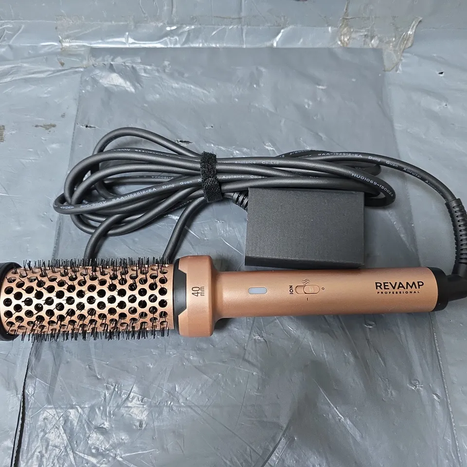 BOXED REVAMP PROFESSIONAL CERAMIC 40MM HOT BRUSH
