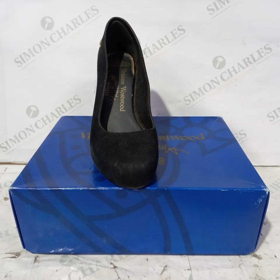 BOXED PAIR OF VIVIENNE WESTWOOD CLOSED TOE HIGH HEELED SHOES IN BLACK EU SIZE 39