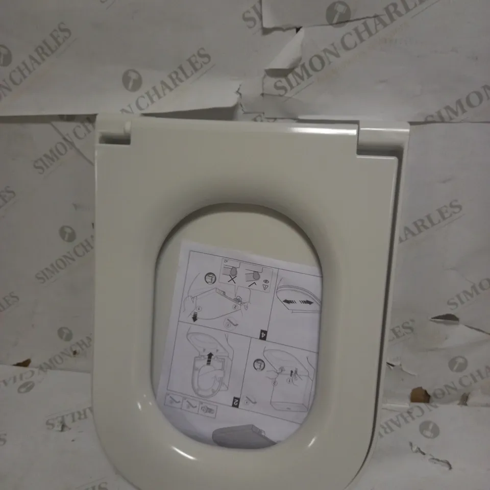 ROCA THE GAP STANDARD TOILET SEAT