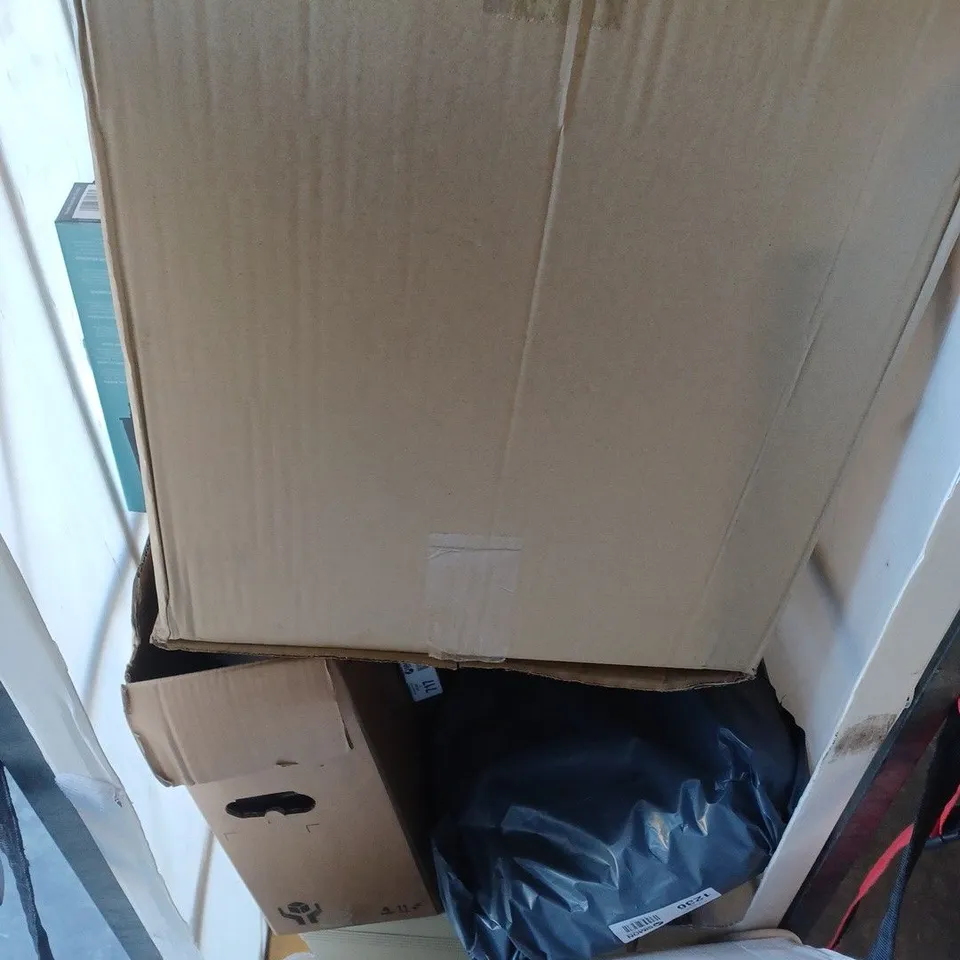 CAGE OF ASSORTED ITEAMS TO INCLUDE HOMEDICS CURL BARREL - REVAMP CERAMIC BRUSH 