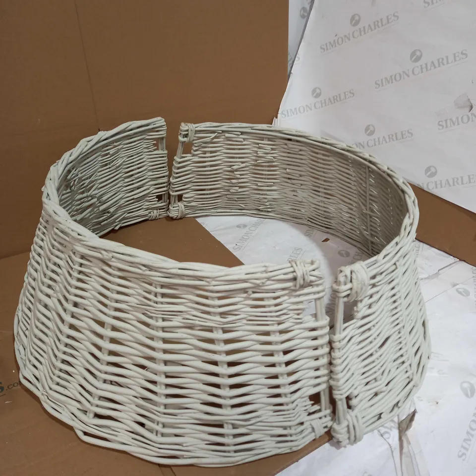 KELLY HOPPEN LARGE WICCA TREE SKIRT
