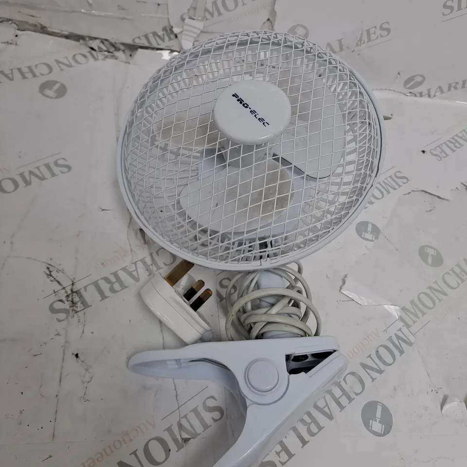 SMALL PRO-ELEC DESK FAN 