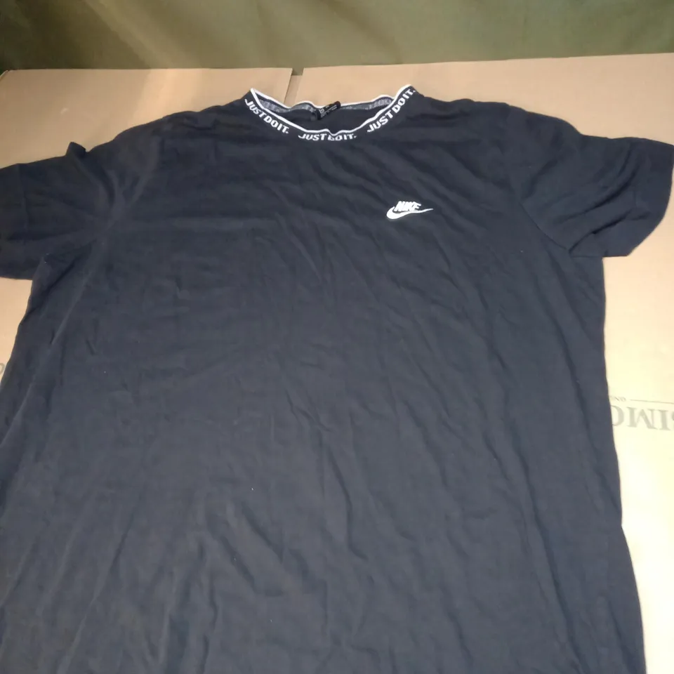 MENS NIKE LOGO T-SHIRT SIZE XXL