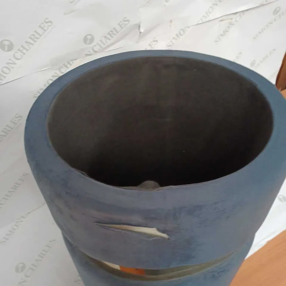 BLUE STOOL WITH GOLD