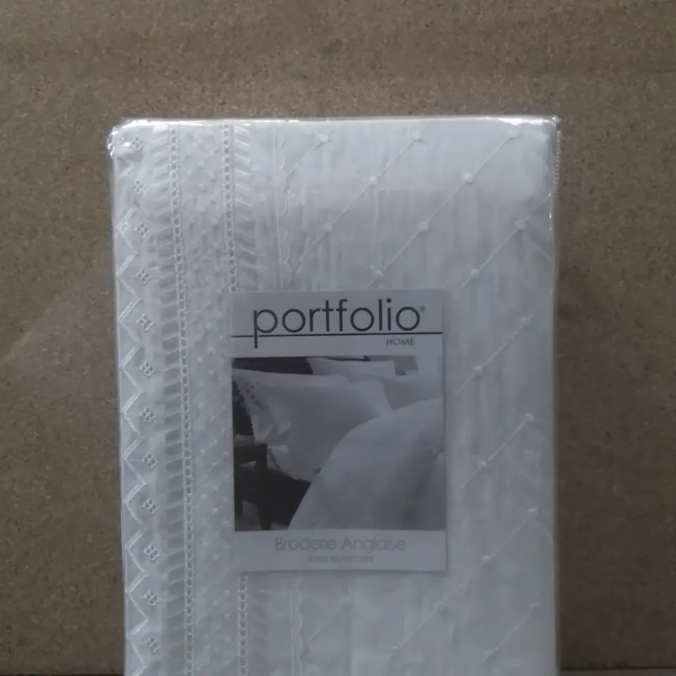 BRAND NEW PORTFOLIO HOME KING SIZE DUVET - EMBROIDERED WHITE