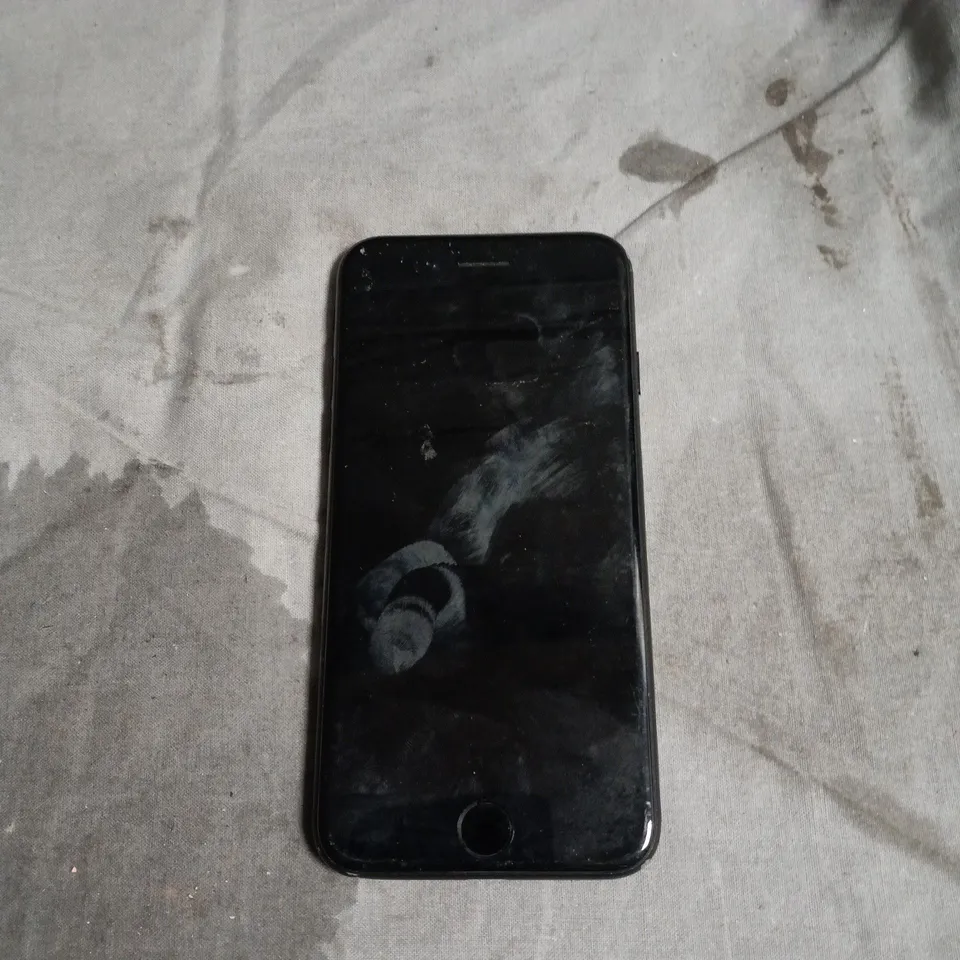 APPLE IPHONE 7 SMARTPHONE