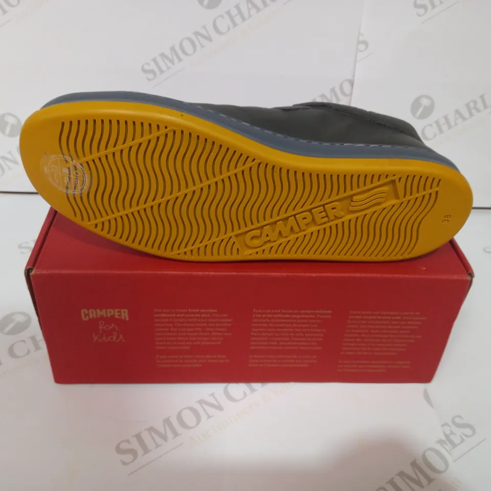 BOXED PAIR OF CAMPER FOR KIDS SHOES IN GREEN UK SIZE 5