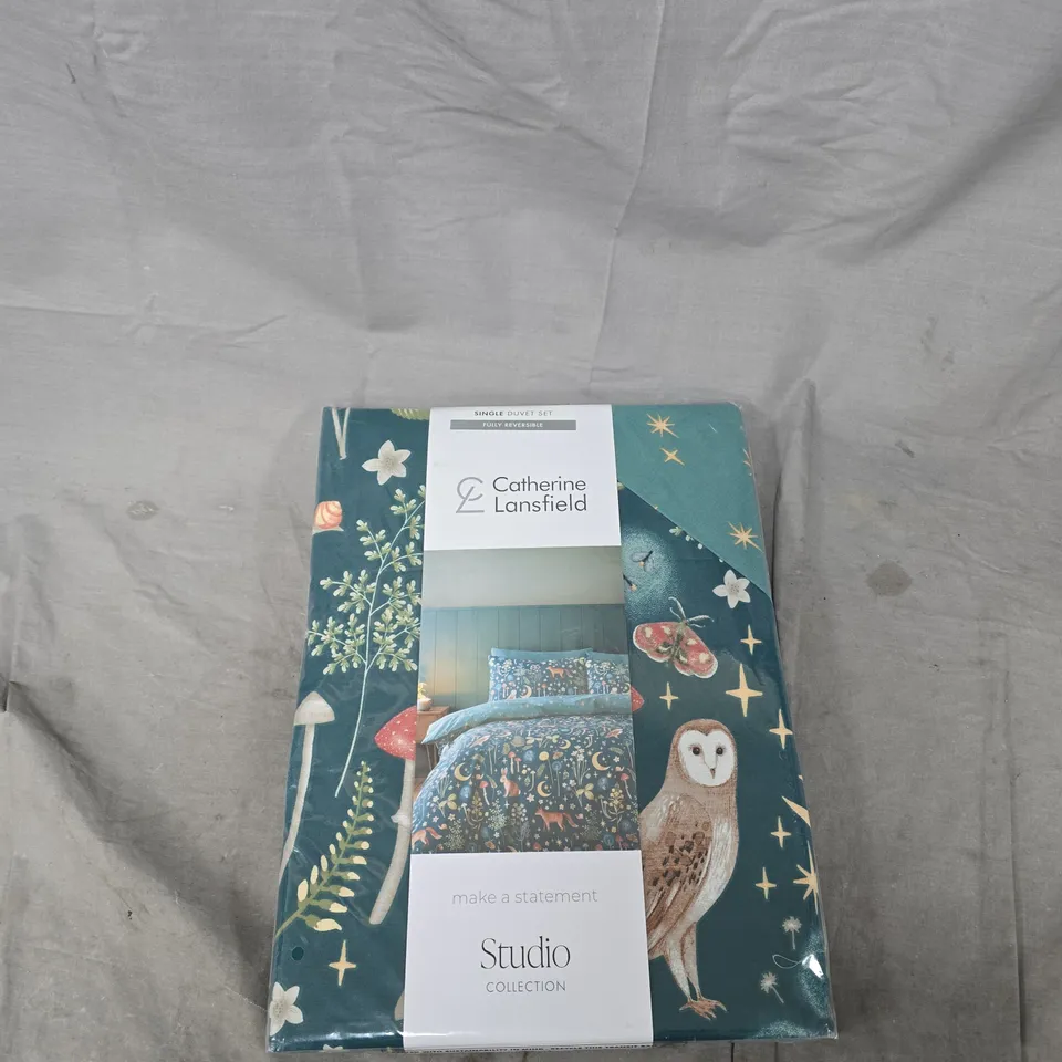 CATHERINE LANSFIELD STUDIO COLLECTION SINGLE DUVET SET – REVERSIBLE