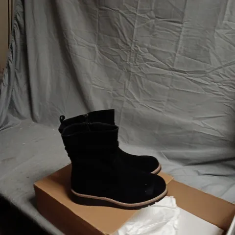 BLACK CUSHION WALK BD ANKLE BOOTS – WOMEN'S, UK 5 (EU 36), WITH BOX